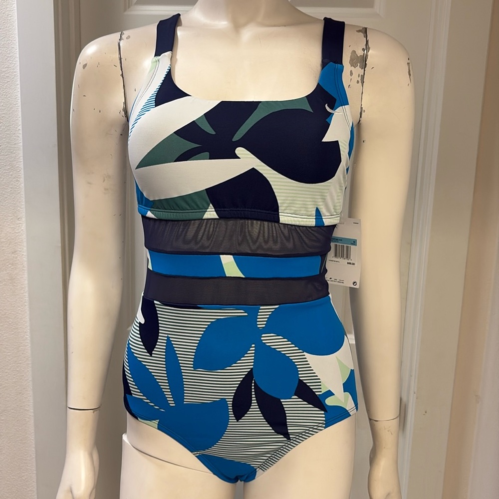 Nike Athletic/Athleisure/Swimsuit, NWT!